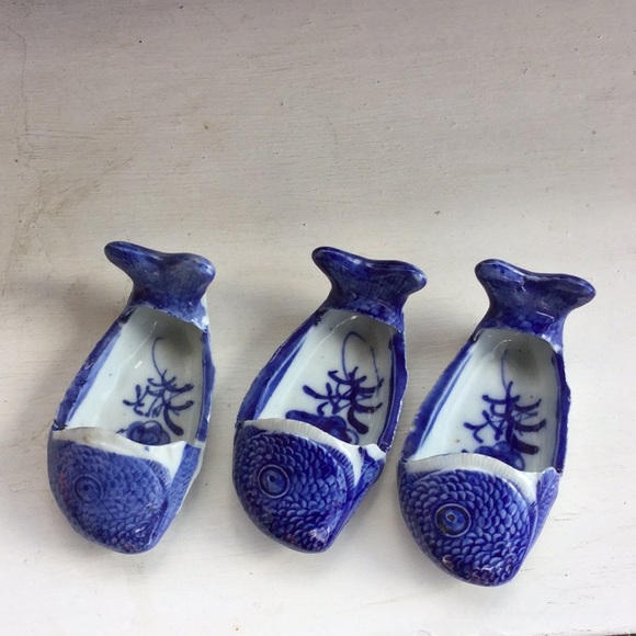 🎉HP🎉 Antique Japanese porcelain fish shaped dishes - Picture 3 of 10